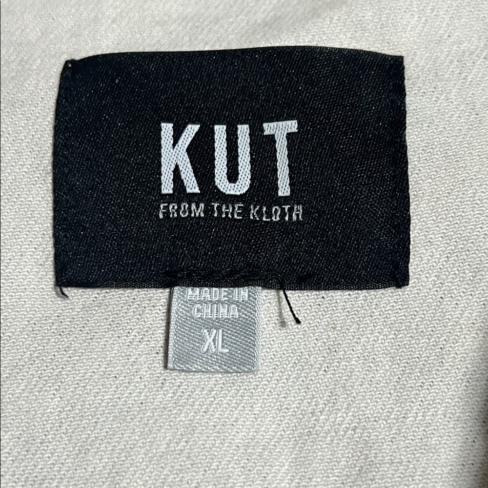 Kut from the Kloth Leopard Print Jean Jacket - Black and Tan. XL - Picture 8 of 9